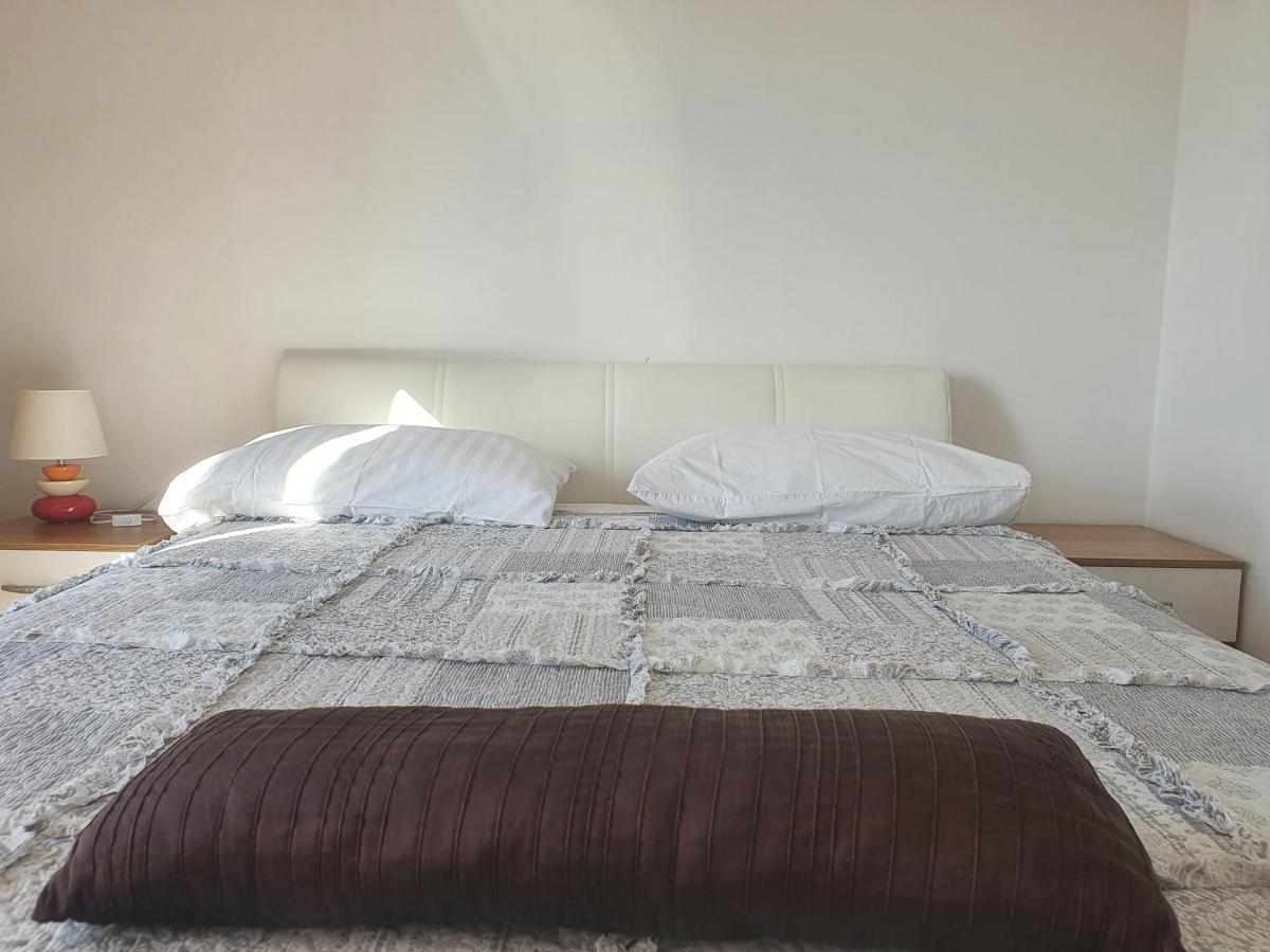 Cozy Two-Bedroom Apartment Задар Екстериор снимка