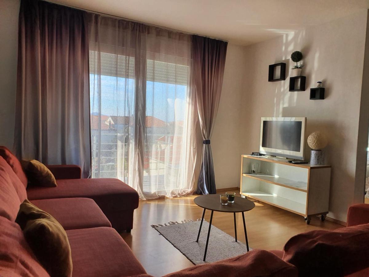 Cozy Two-Bedroom Apartment Задар Екстериор снимка