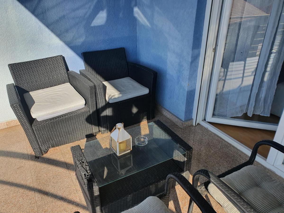 Cozy Two-Bedroom Apartment Задар Екстериор снимка